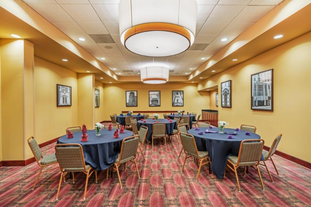 Holiday Inn Ardmore Convention Center Image 38